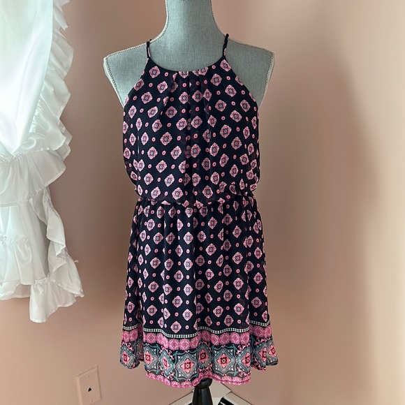 Dress - Picture 1 of 11